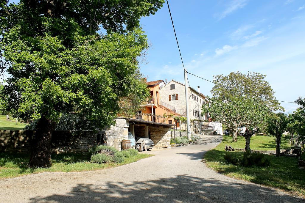 Apartments Mestri Грожнян Экстерьер фото