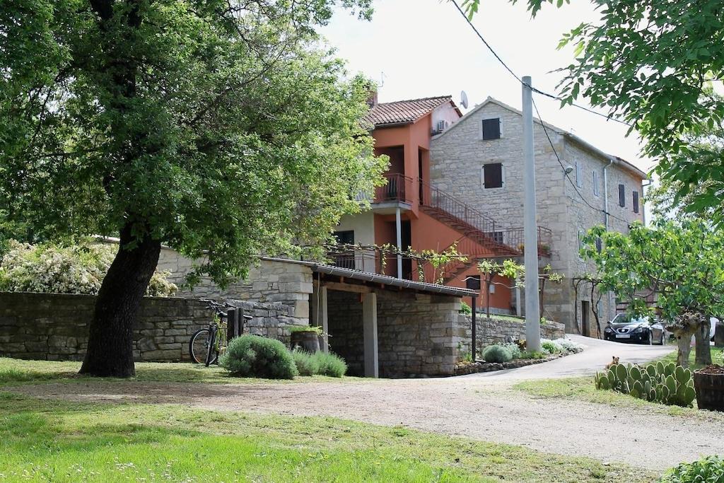 Apartments Mestri Грожнян Экстерьер фото